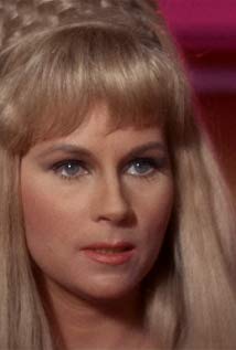 How tall is Grace Lee Whitney?